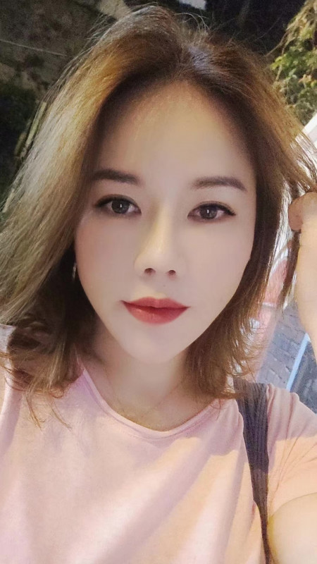 厦门SM广场大胸小姐姐